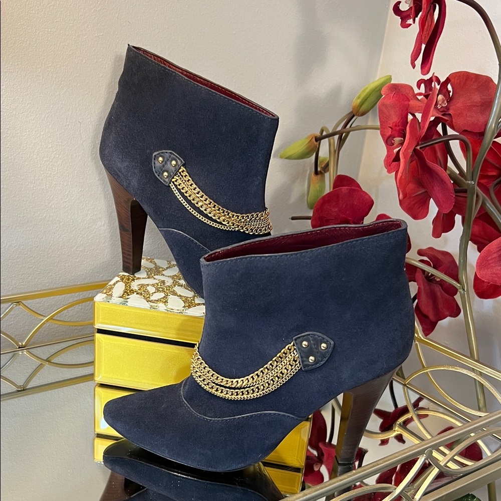 Marc By Marc Jacobs Navy Blue Heeled Boots with Gold Chain Size 8.5